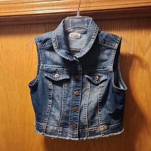 Mudd Womans Juniors Mudd Denim Vest with Button Front. Size L